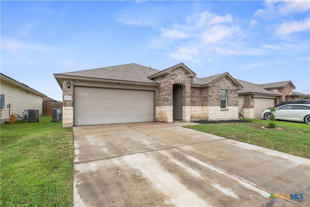 Image 4 of property listing at 6115 Sally Ride Lane, Killeen, TX 76543