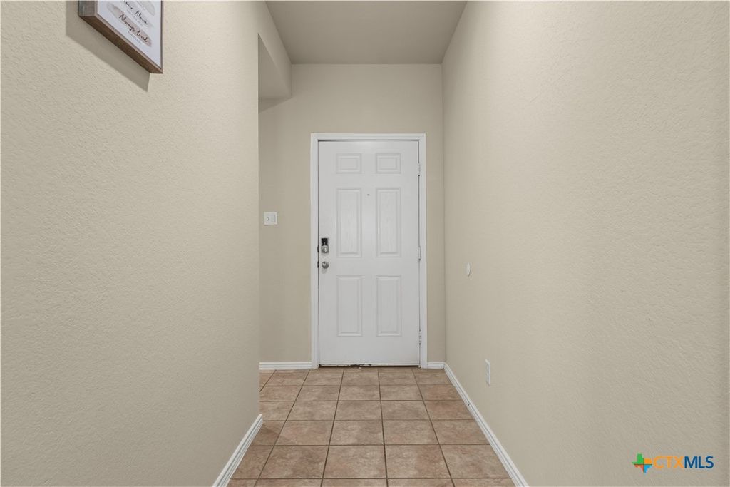 Image 6 of property listing at 6115 Sally Ride Lane, Killeen, TX 76543