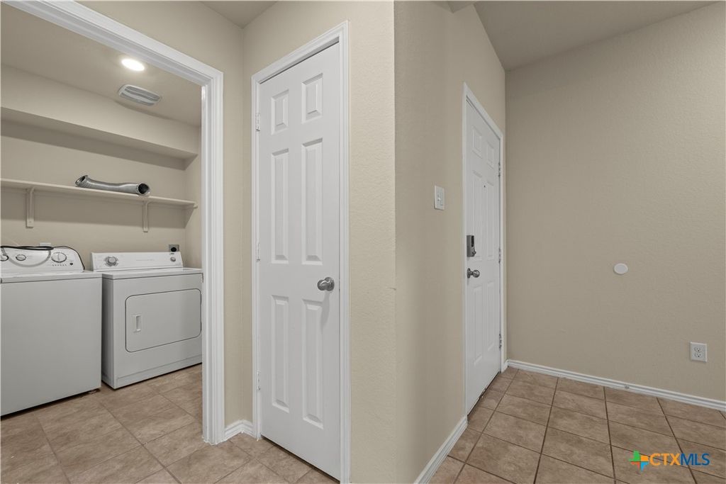 Image 7 of property listing at 6115 Sally Ride Lane, Killeen, TX 76543