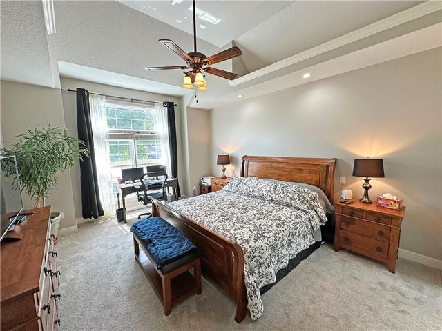 5908 NE CORAL Circle, Lee's Summit, MO 64064