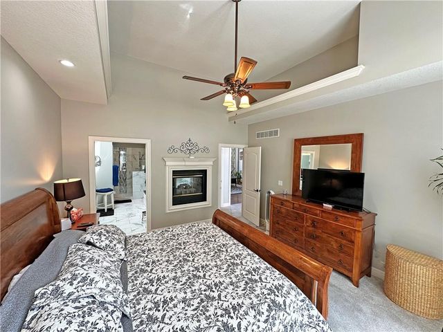 5908 NE CORAL Circle, Lee's Summit, MO 64064