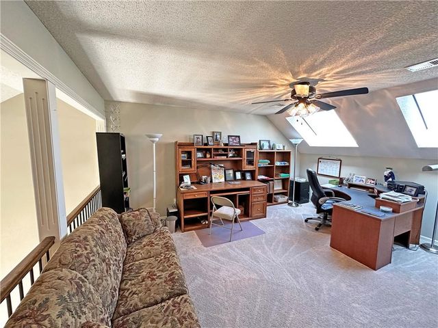 5908 NE CORAL Circle, Lee's Summit, MO 64064