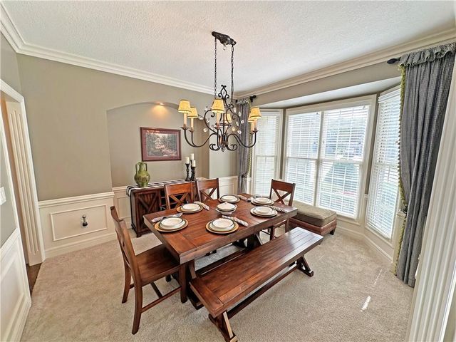 5908 NE CORAL Circle, Lee's Summit, MO 64064