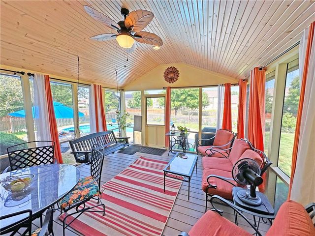 5908 NE CORAL Circle, Lee's Summit, MO 64064