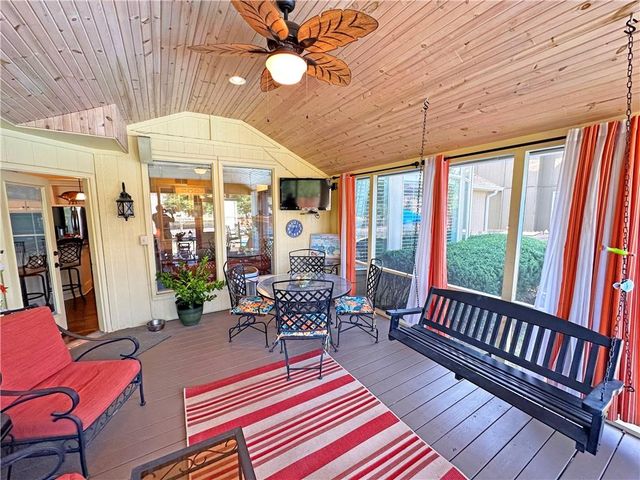 5908 NE CORAL Circle, Lee's Summit, MO 64064