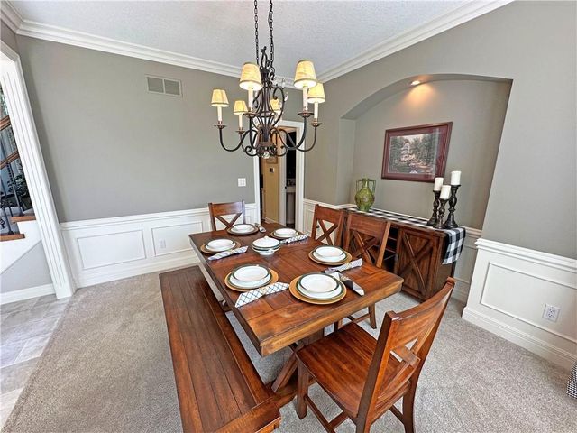 5908 NE CORAL Circle, Lee's Summit, MO 64064