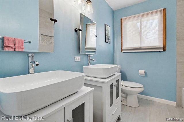 4937 Oak Park Drive, Clarkston, MI 48346