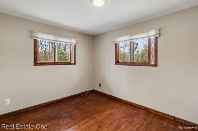 4937 Oak Park Drive, Clarkston, MI 48346