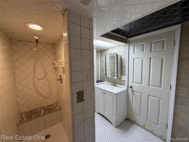 4937 Oak Park Drive, Clarkston, MI 48346