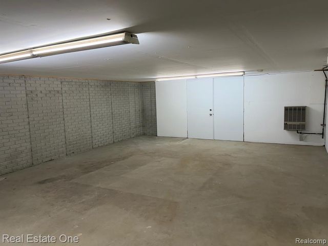 4937 Oak Park Drive, Clarkston, MI 48346