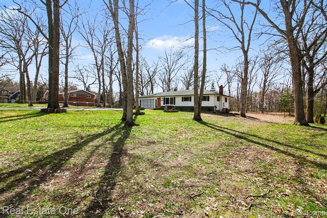 4937 Oak Park Drive, Clarkston, MI 48346