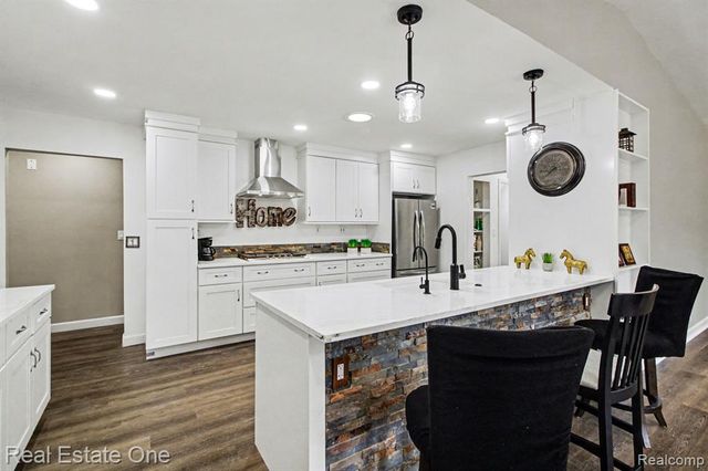 4937 Oak Park Drive, Clarkston, MI 48346