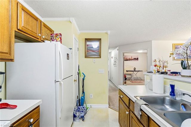 6117 Hedgecock Circle 2D, High Point, NC 27265