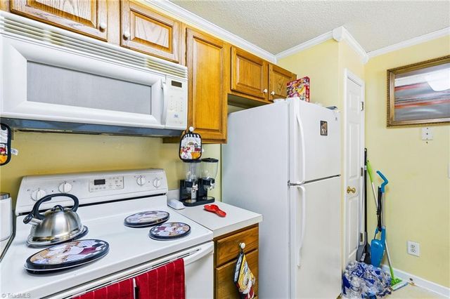 6117 Hedgecock Circle 2D, High Point, NC 27265