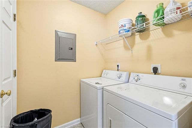 6117 Hedgecock Circle 2D, High Point, NC 27265