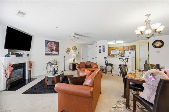 6117 Hedgecock Circle 2D, High Point, NC 27265