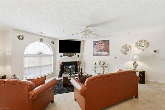 6117 Hedgecock Circle 2D, High Point, NC 27265