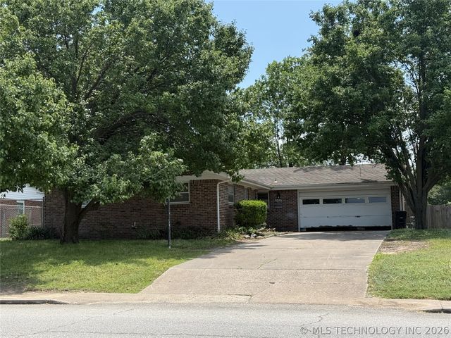 5409 Baylor Drive, Bartlesville, OK 74006