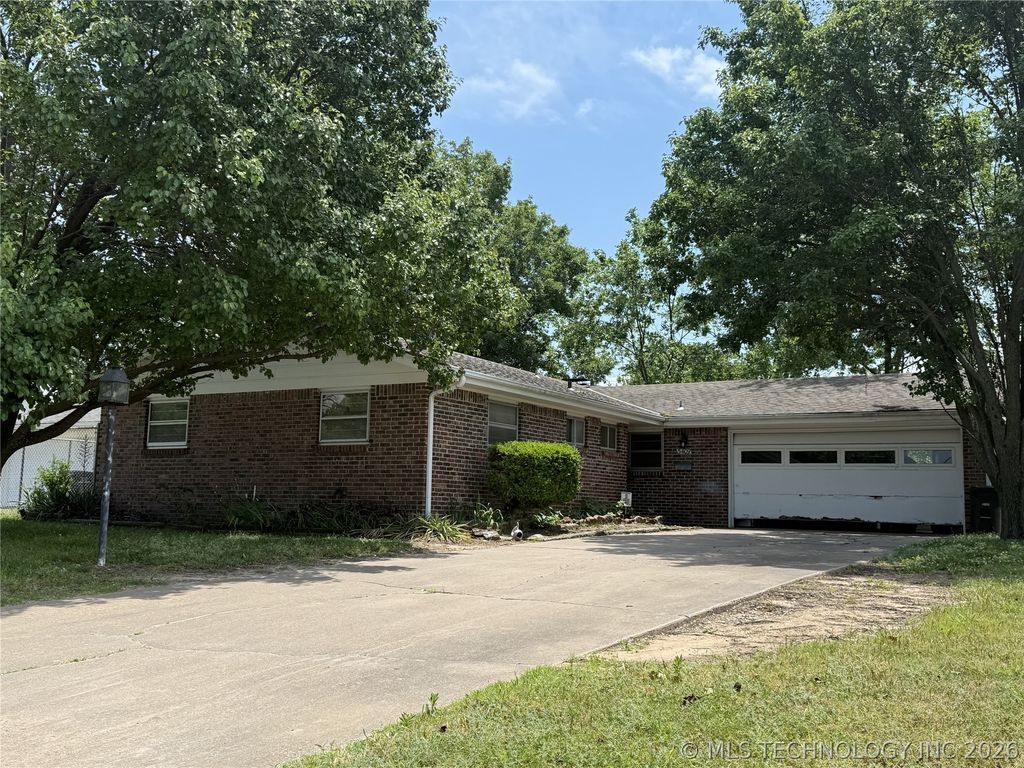 5409 Baylor Drive, Bartlesville, OK 74006