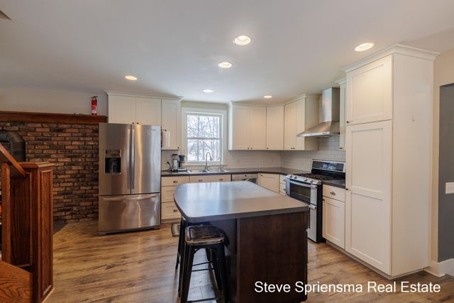 6640 Van Buren Street, Hudsonville, MI 49426