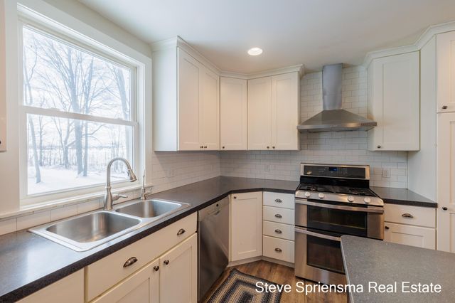 6640 Van Buren Street, Hudsonville, MI 49426