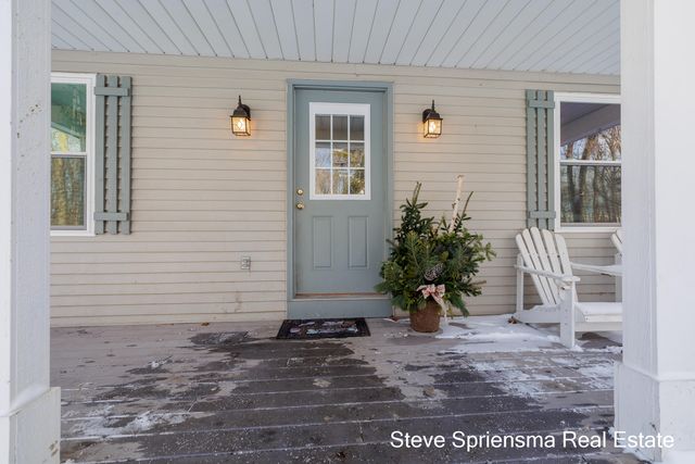 6640 Van Buren Street, Hudsonville, MI 49426