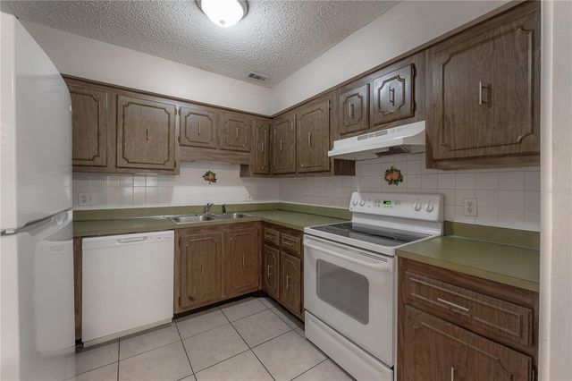 4016 CORTEZ DRIVE D, Tampa, FL 33614