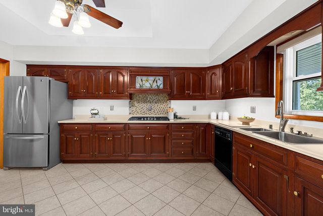 2426 WYTHE AVE, Baltimore, MD 21219