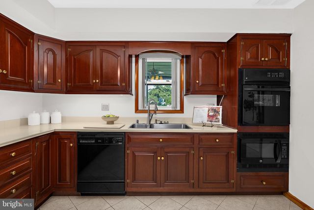 2426 WYTHE AVE, Baltimore, MD 21219