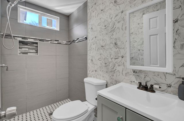 1904 Iris Street, North Charleston, SC 29405