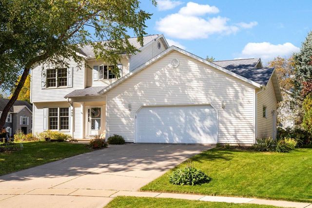 400 St Andrews Court, Waunakee, WI 53597