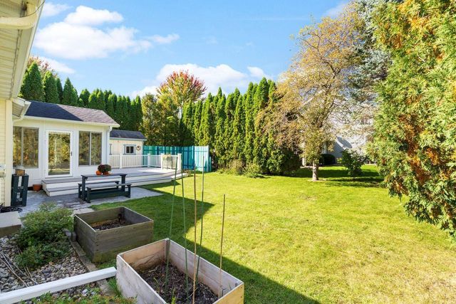 400 St Andrews Court, Waunakee, WI 53597