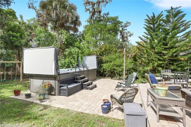 5810 Lancewood WAY, Naples, FL 34116