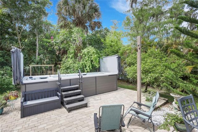 5810 Lancewood WAY, Naples, FL 34116