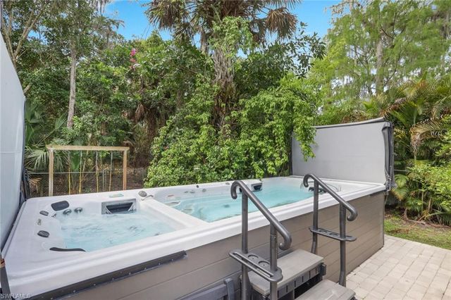 5810 Lancewood WAY, Naples, FL 34116