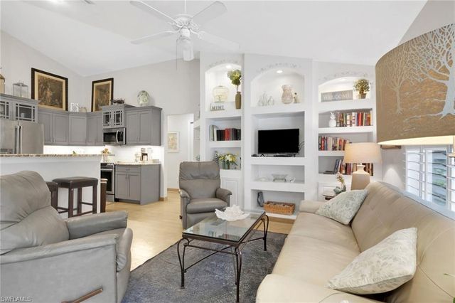 5810 Lancewood WAY, Naples, FL 34116