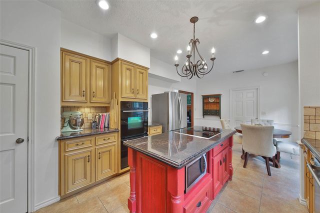 25 Cascade Springs Place, The Woodlands, TX 77381