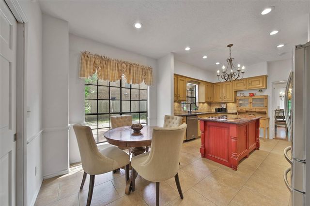 25 Cascade Springs Place, The Woodlands, TX 77381