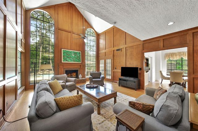 25 Cascade Springs Place, The Woodlands, TX 77381