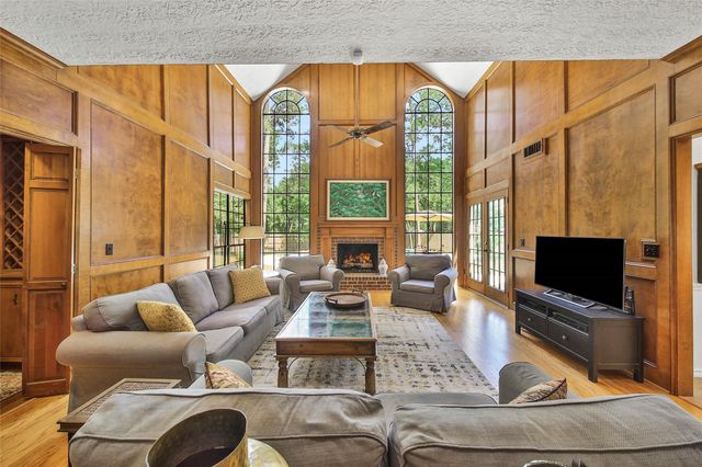 25 Cascade Springs Place, The Woodlands, TX 77381