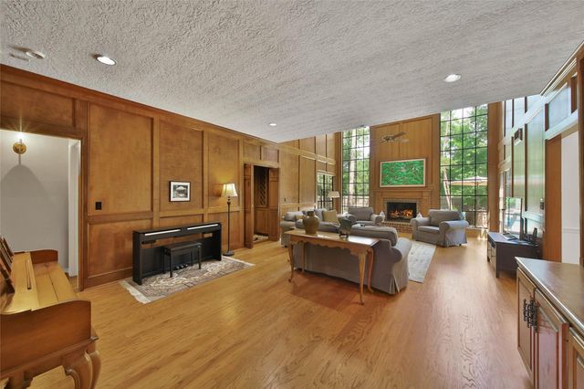 25 Cascade Springs Place, The Woodlands, TX 77381