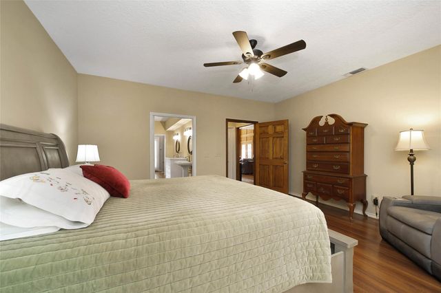 25 Cascade Springs Place, The Woodlands, TX 77381