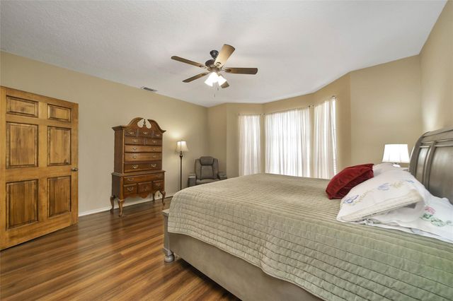 25 Cascade Springs Place, The Woodlands, TX 77381