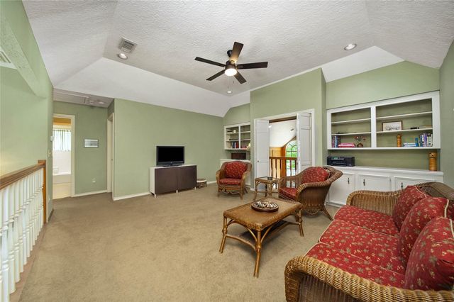 25 Cascade Springs Place, The Woodlands, TX 77381