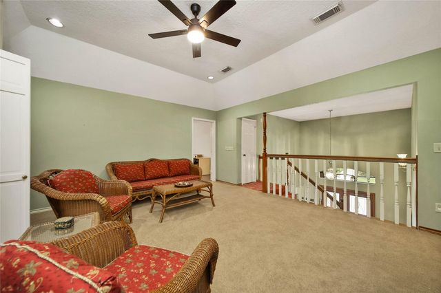 25 Cascade Springs Place, The Woodlands, TX 77381