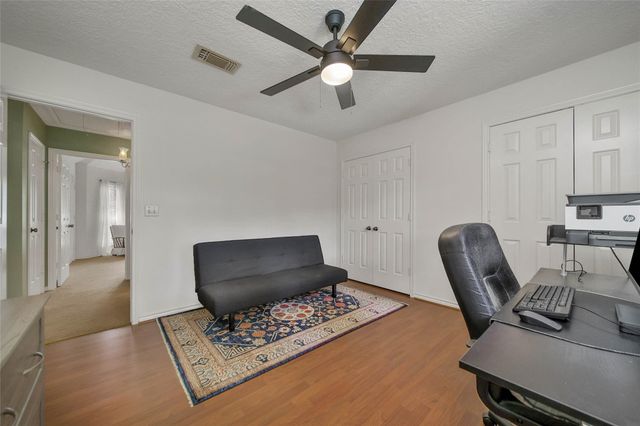 25 Cascade Springs Place, The Woodlands, TX 77381