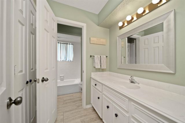 25 Cascade Springs Place, The Woodlands, TX 77381