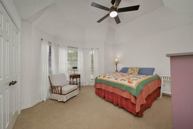 25 Cascade Springs Place, The Woodlands, TX 77381