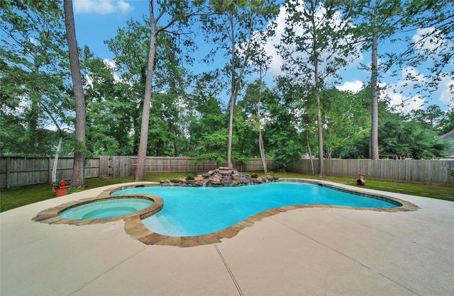 25 Cascade Springs Place, The Woodlands, TX 77381