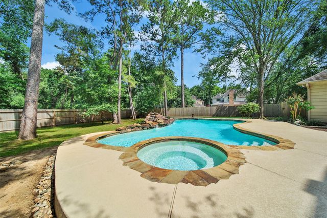 25 Cascade Springs Place, The Woodlands, TX 77381